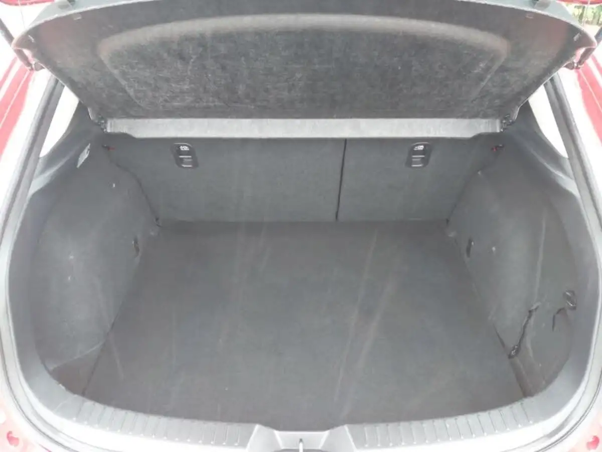 2015-mazda-mazda3-20-se-l-nav-hatchback-5d-big-7