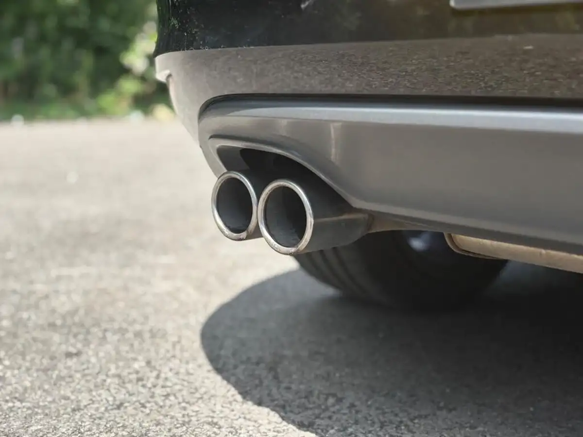 2013-volkswagen-golf-20tdi-gtd-5d-big-13