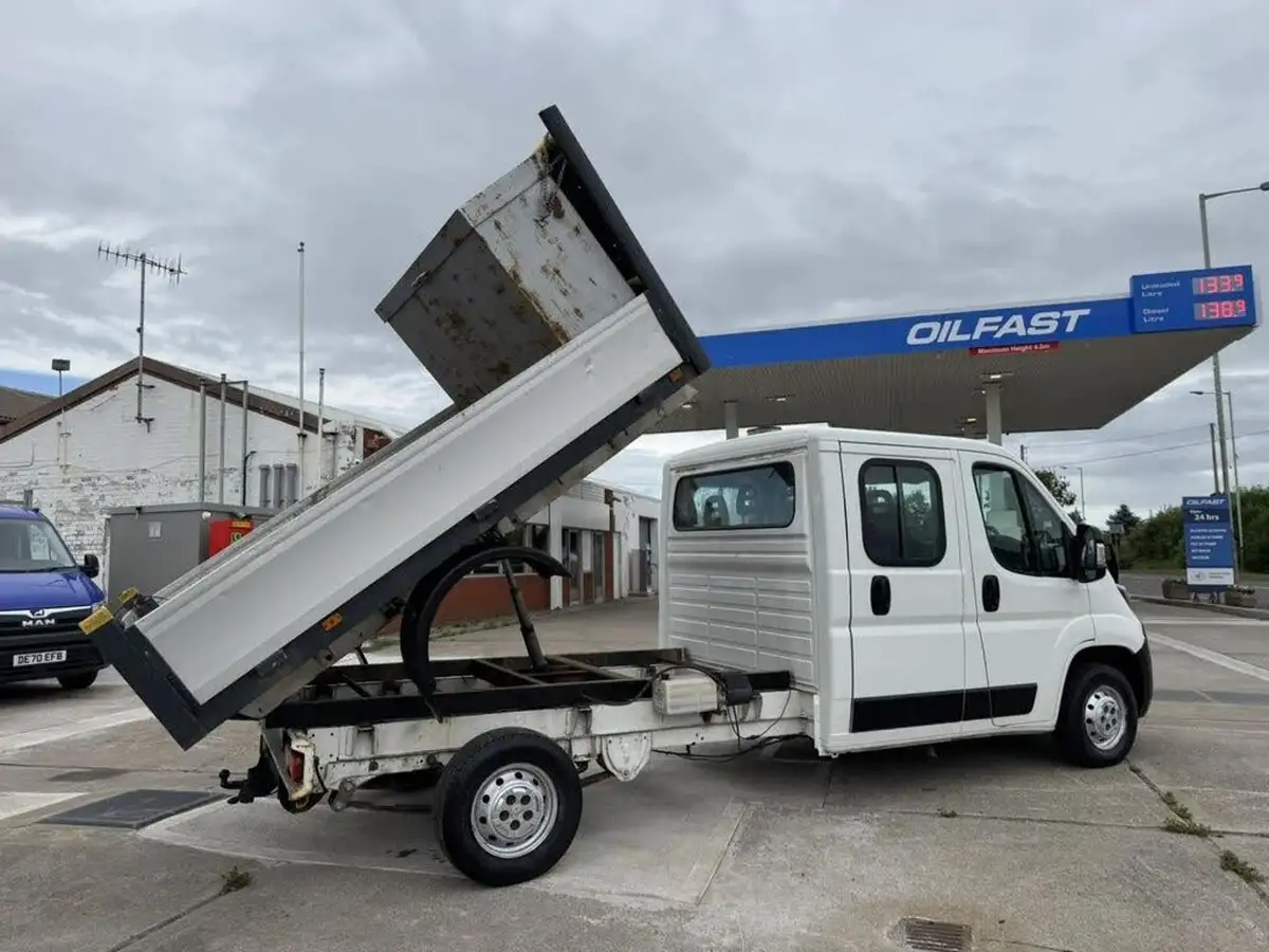 2019-peugeot-boxer-20-bluehdi-335-l3-130bhpeu6-crewcab-dropside-bfb-big-40