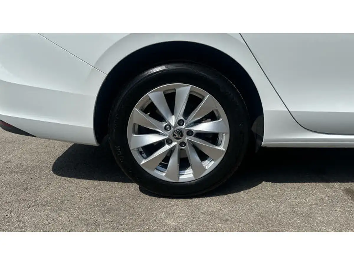 2024-skoda-superb-15-tsi-e-tec-se-technology-estate-big-39