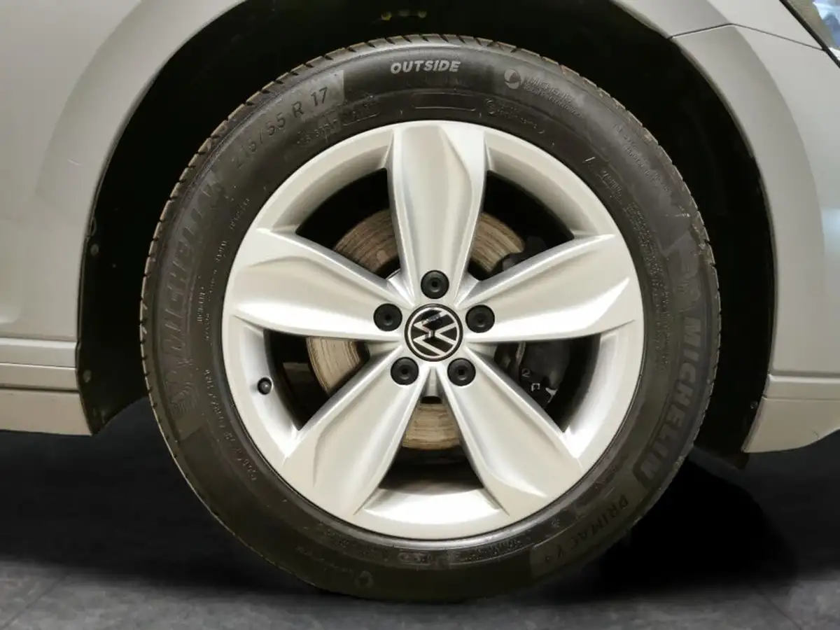 2022-volkswagen-passat-20tdi-se-nav-150ps-estate-5d-big-30