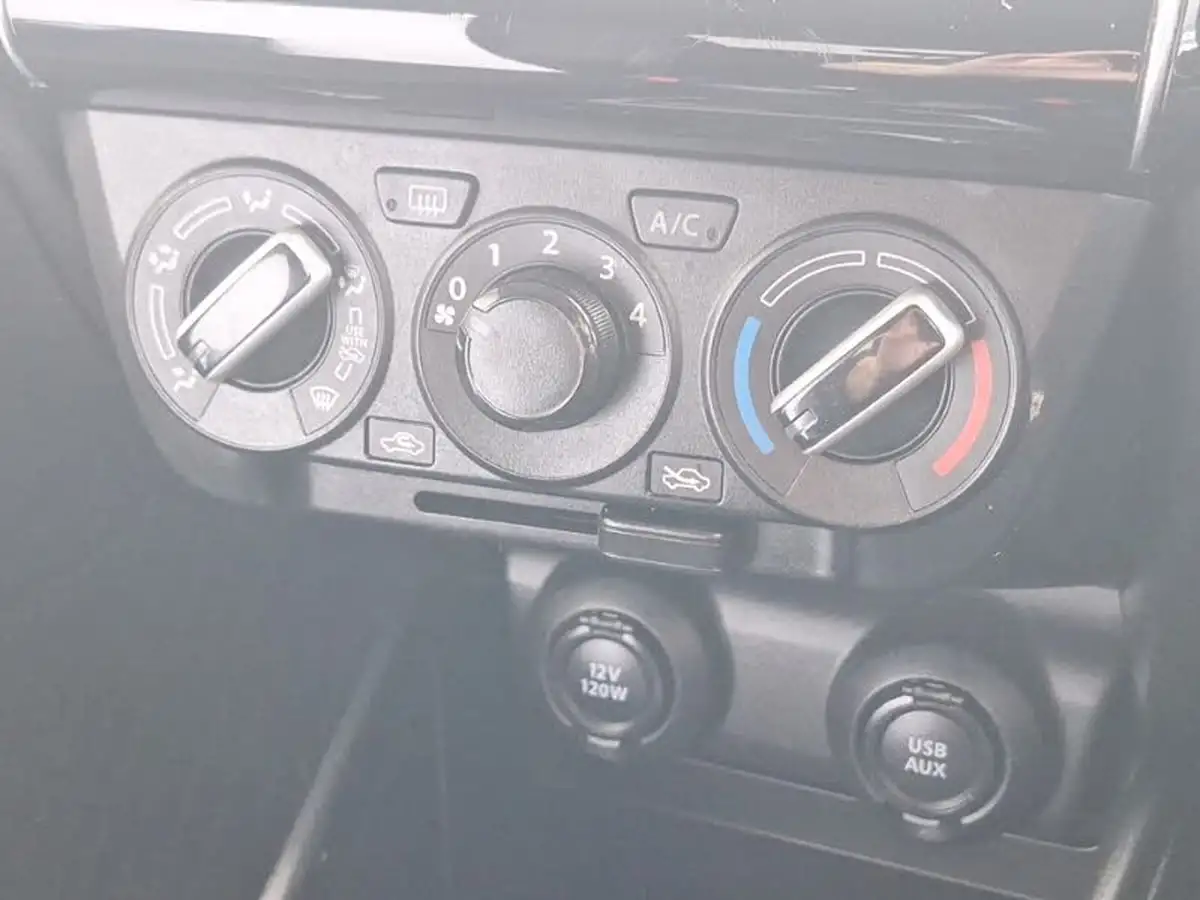 2022-suzuki-swift-12-dualjet-sz-t-big-11