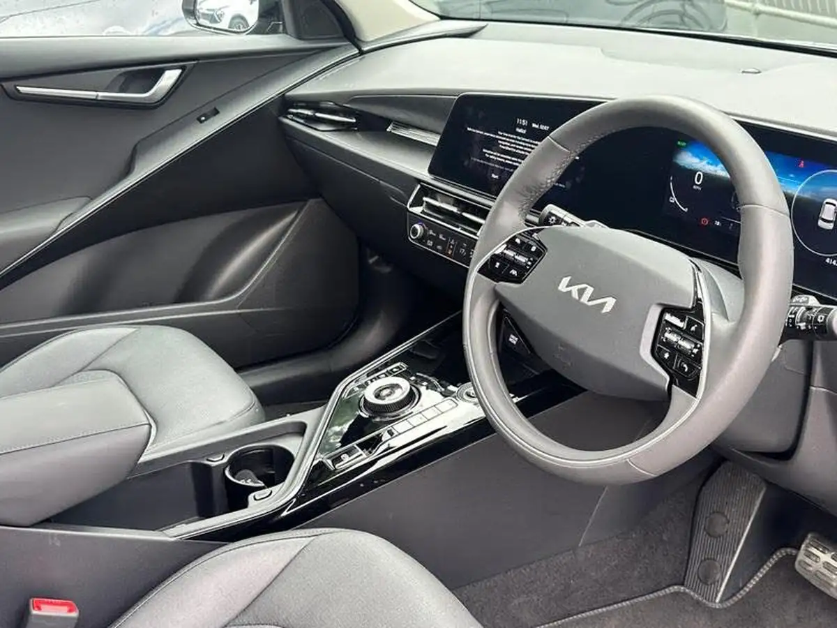 2025-kia-niro-ev-e-4-big-7