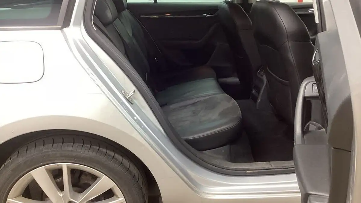 2020-skoda-octavia-20tdi-se-l-150ps-estate-dsg-big-11
