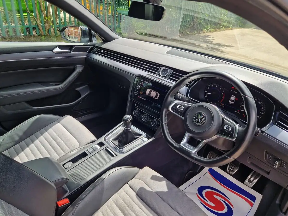 2018-volkswagen-passat-14-tsi-r-line-150ps-saloon-4d-big-12