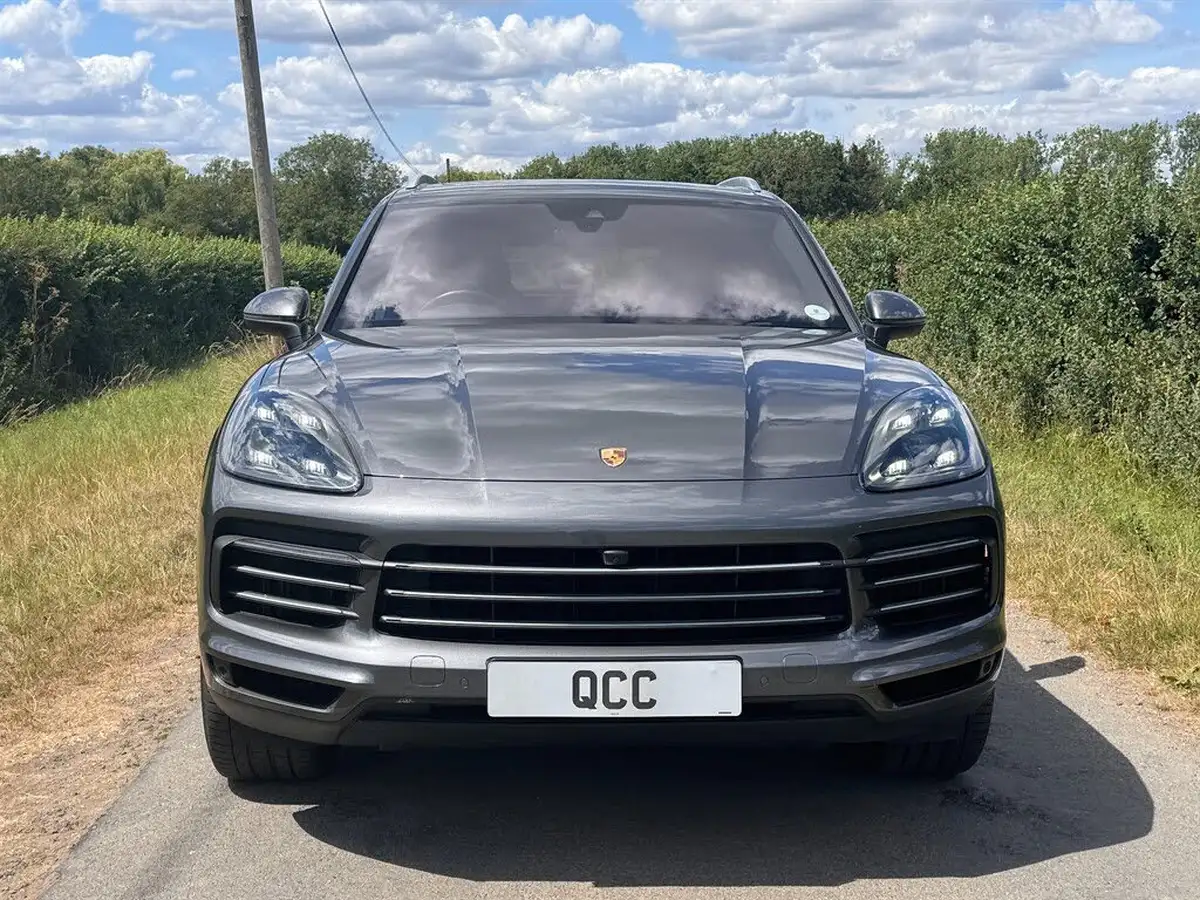 2021-porsche-cayenne-30-v6-station-wagon-big-2
