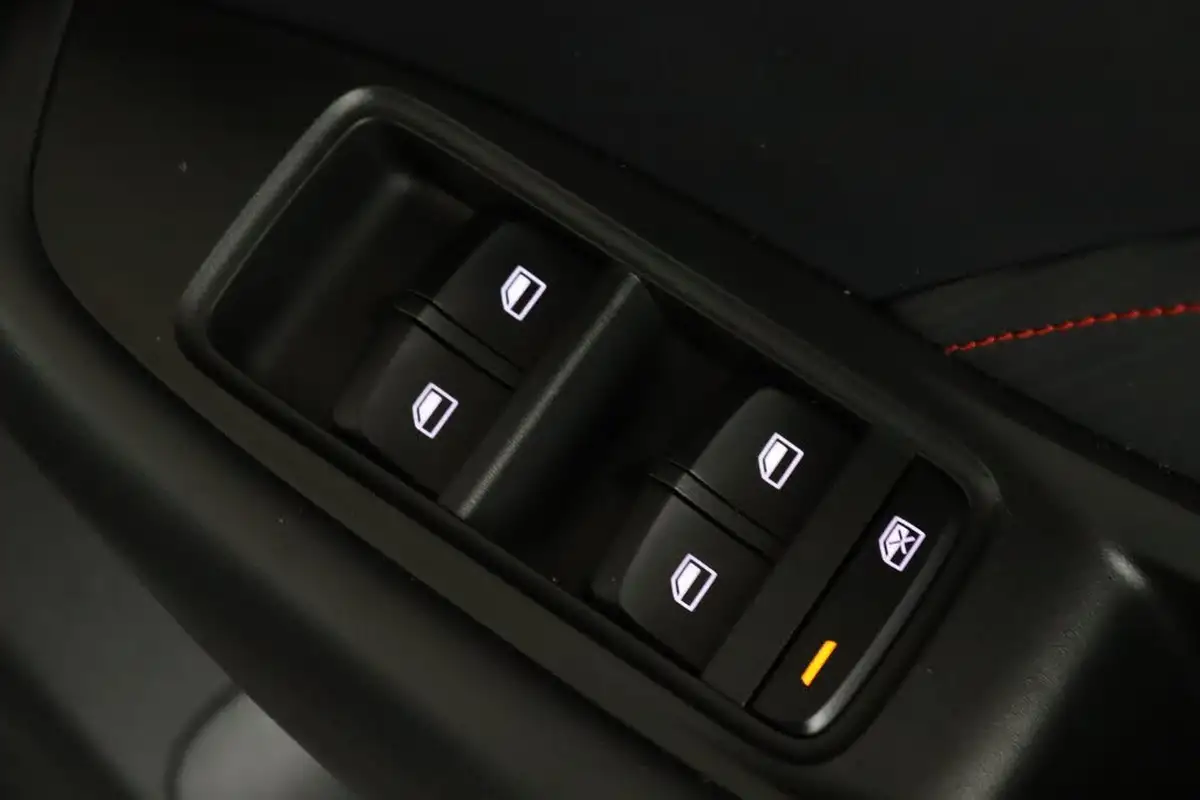 2022-mg-zs-suv-e-trophy-connect-ev-156ps-long-range-big-17