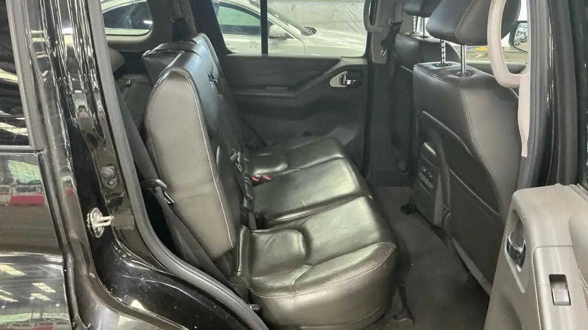 2013-nissan-pathfinder-25td-tekna-big-7