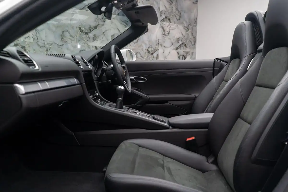 2024-porsche-boxster-718-20-boxster-big-14