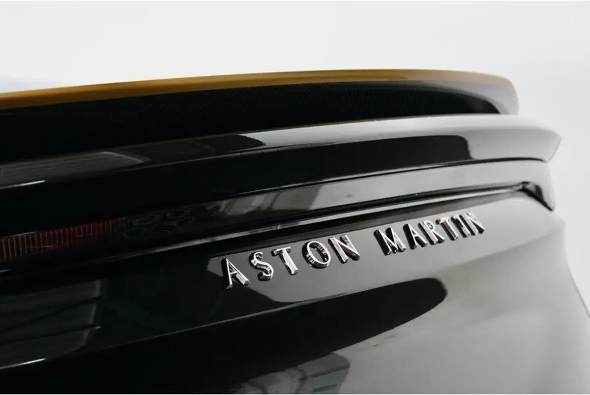2023-aston-martin-dbs-big-62
