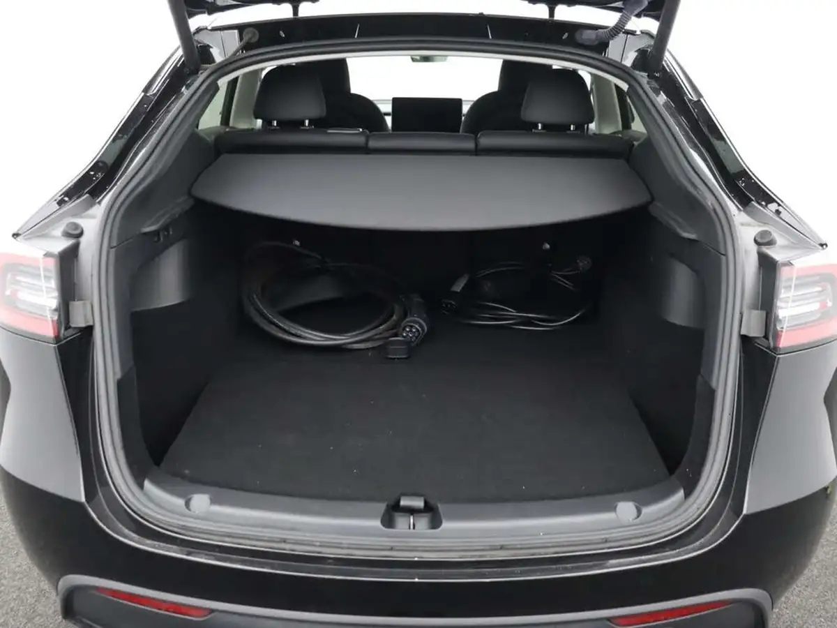 2022-tesla-model-y-e-rwd-big-16