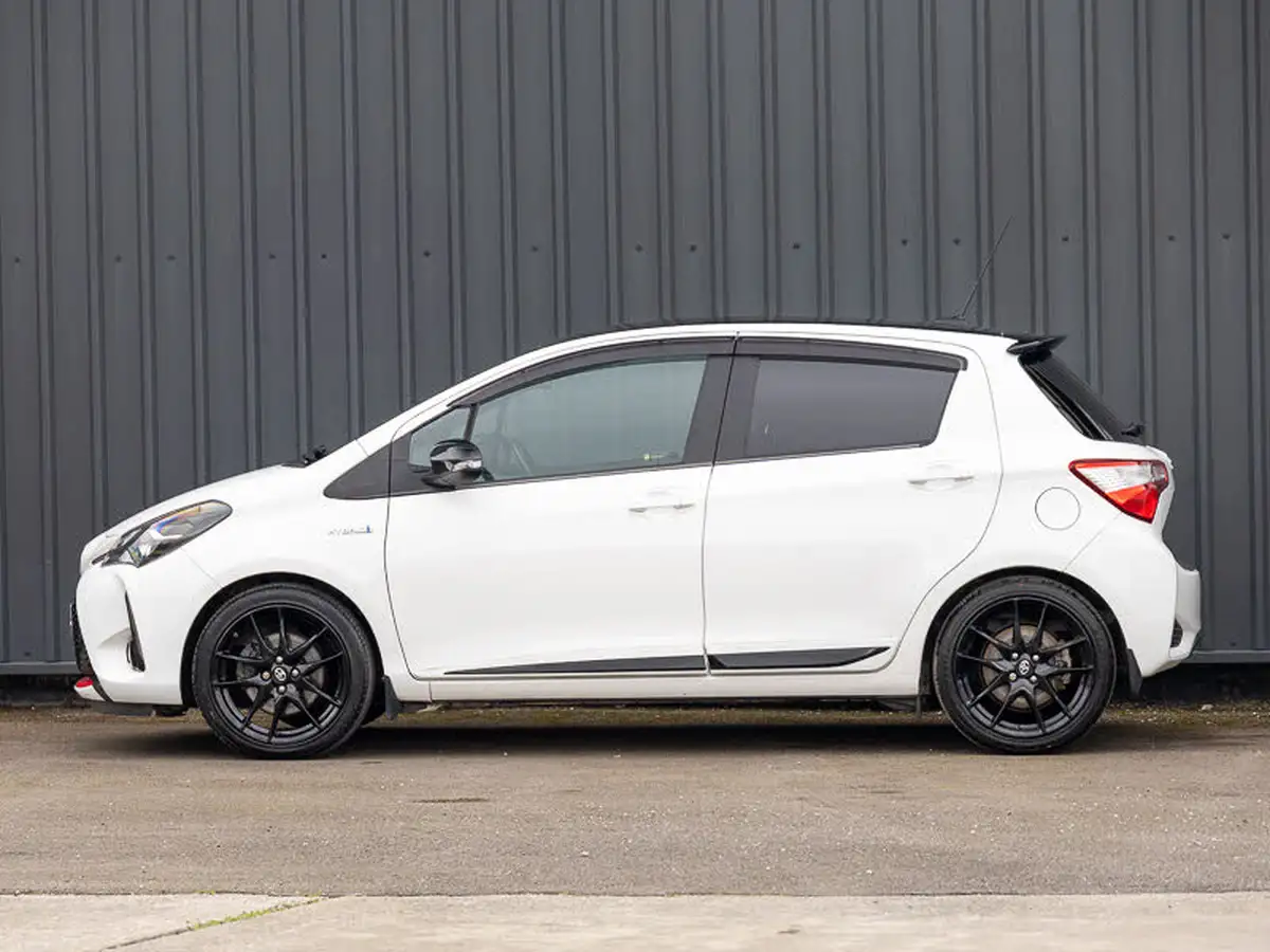 2019-toyota-yaris-15-vvt-i-gr-sport-big-3