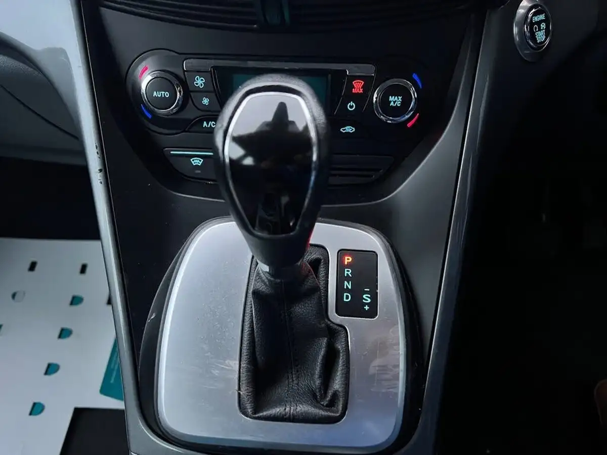 2014-ford-c-max-20tdci-titanium-powershift-big-15