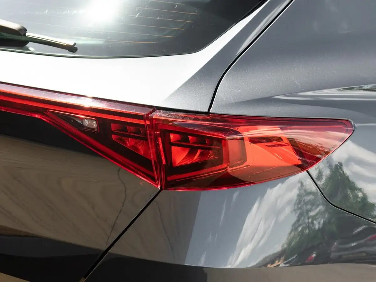 2022-cupra-formentor-14-e-hybrid-vz2-big-8