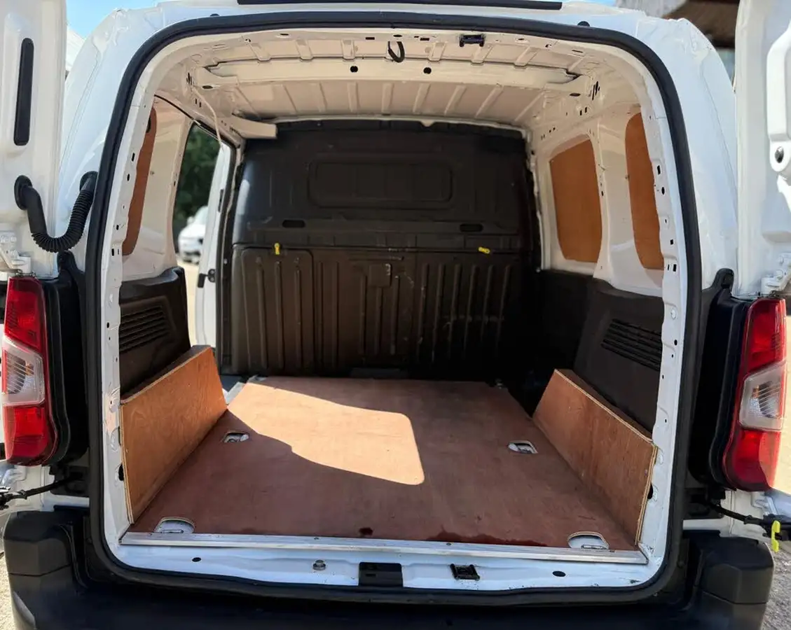 2019-citroen-berlingo-15bluehdi-1000-enterprise-100pseu6dt-e-panel-big-11