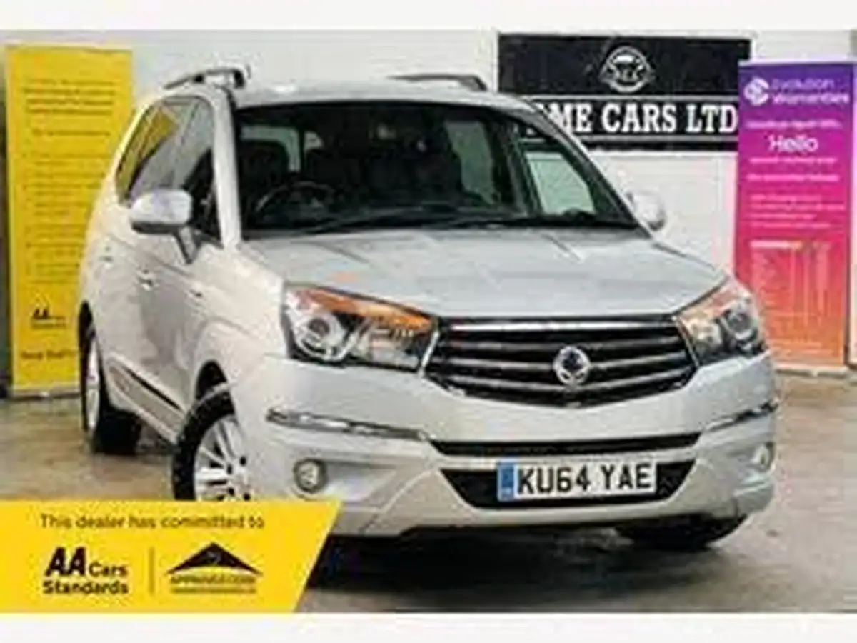 2014-kgm-ssangyong-turismo-20td-es-t-tronic-big-0