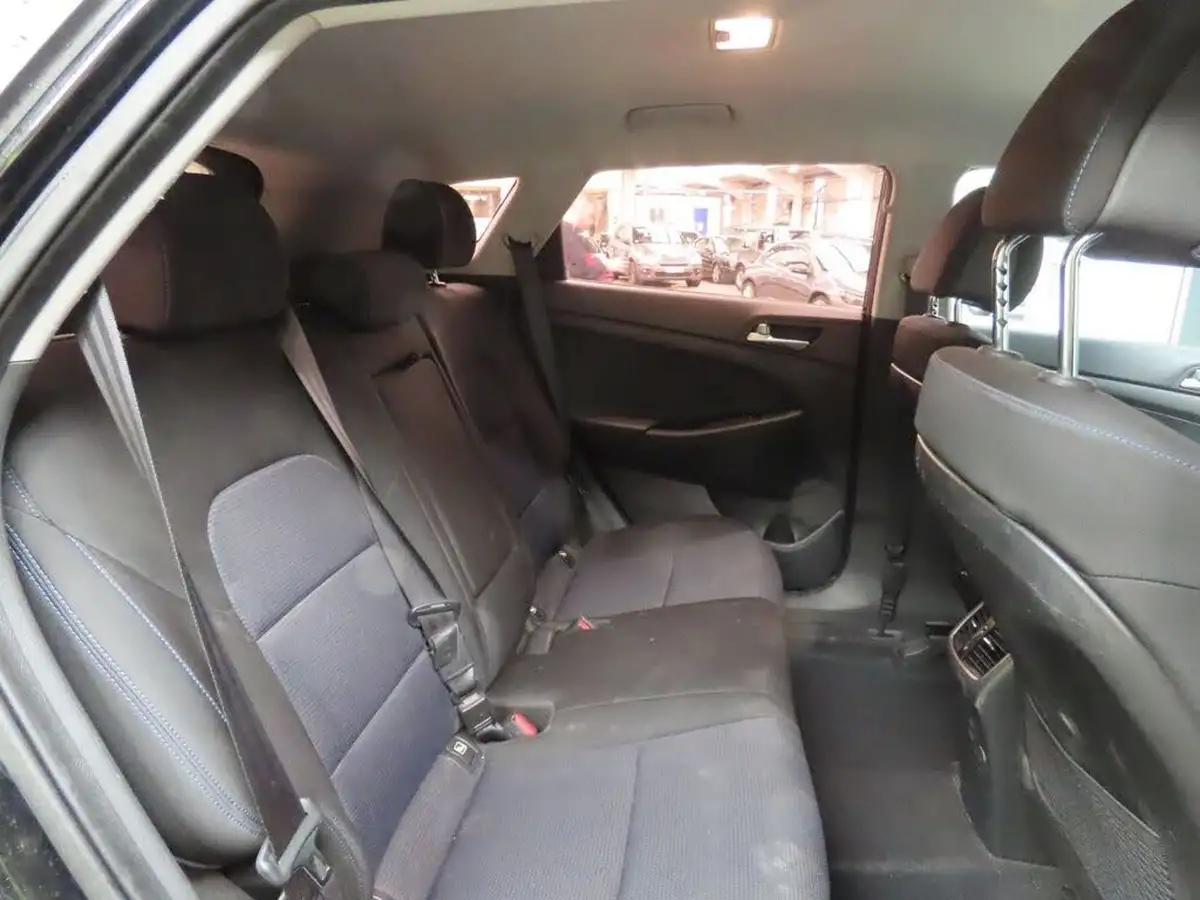 2017-hyundai-tucson-17crdi-blue-drive-se-nav-116ps-big-5