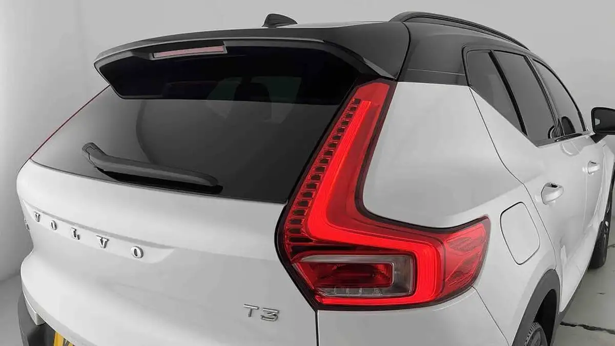 2021-volvo-xc40-15-t3-r-design-161bhp-big-27