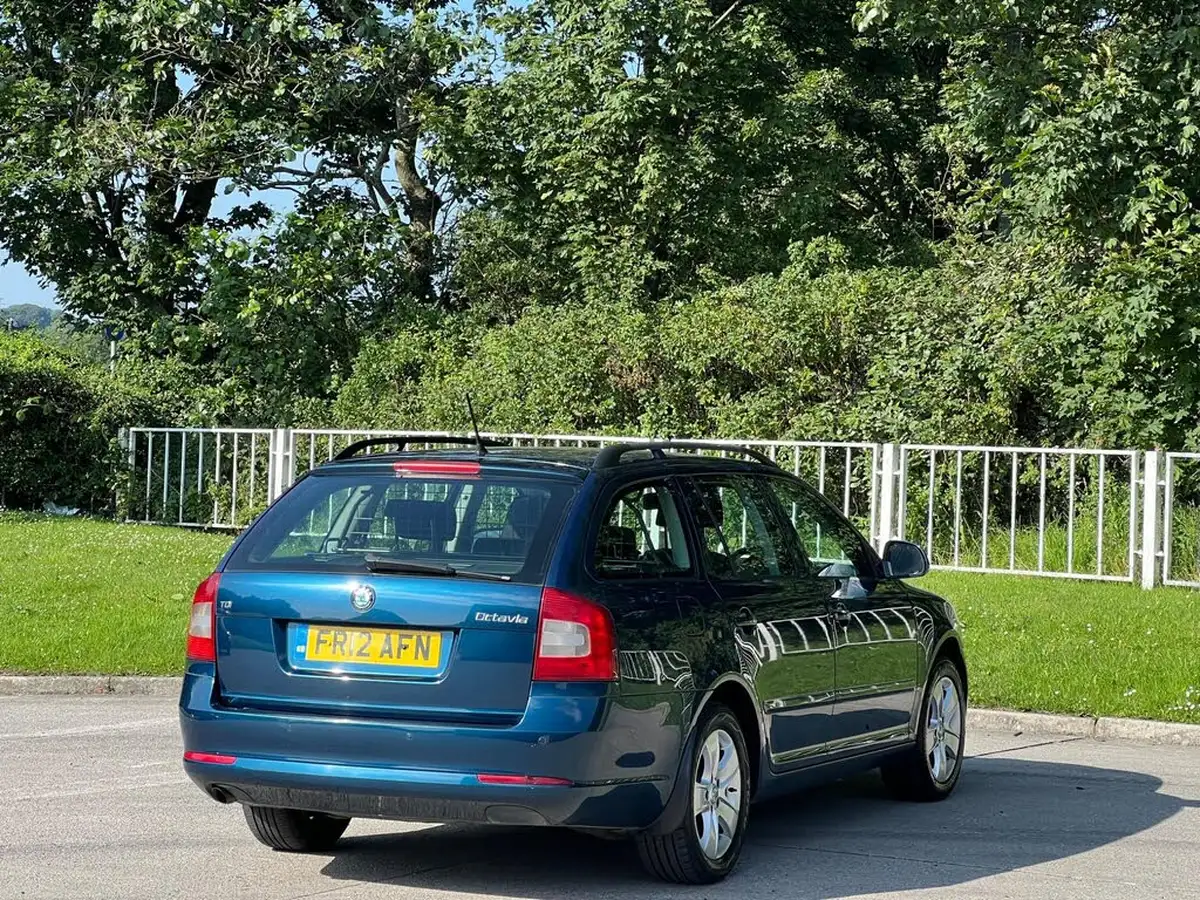 2012-skoda-octavia-16td-elegance-105ps-estate-dsg-big-5