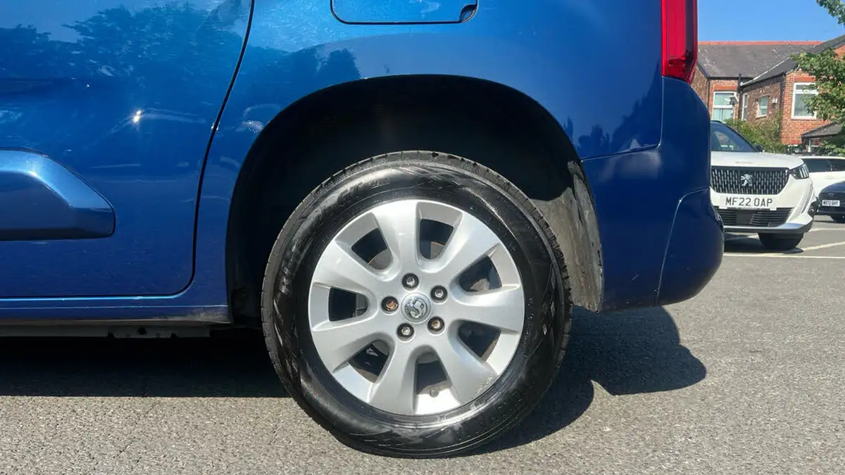 2021-vauxhall-combo-life-15-se-100ps-big-14