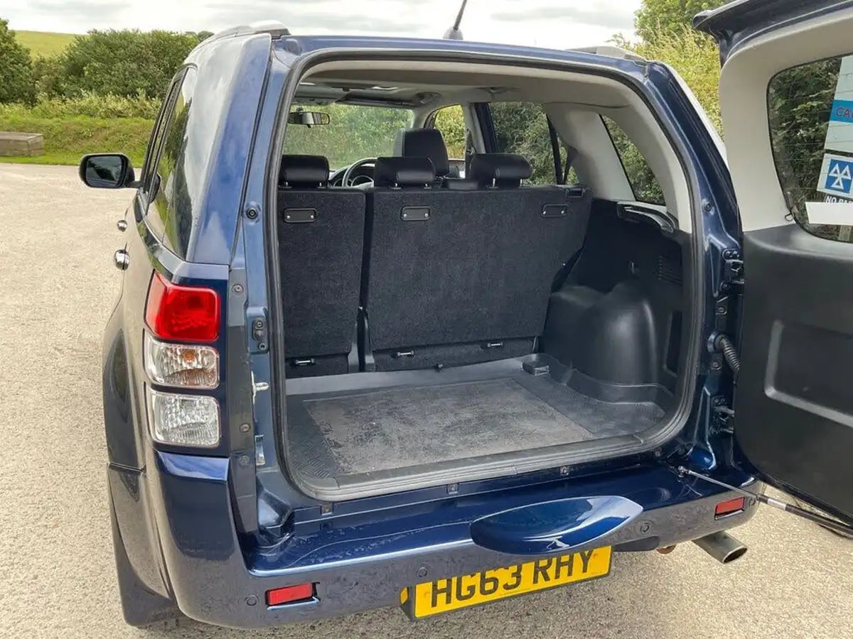 2013-suzuki-grand-vitara-24-sz5-169ps-4x4-big-28