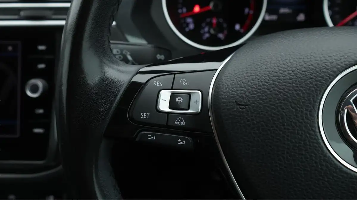 2018-volkswagen-tiguan-14-tsi-se-navigation-125ps-ss-big-22