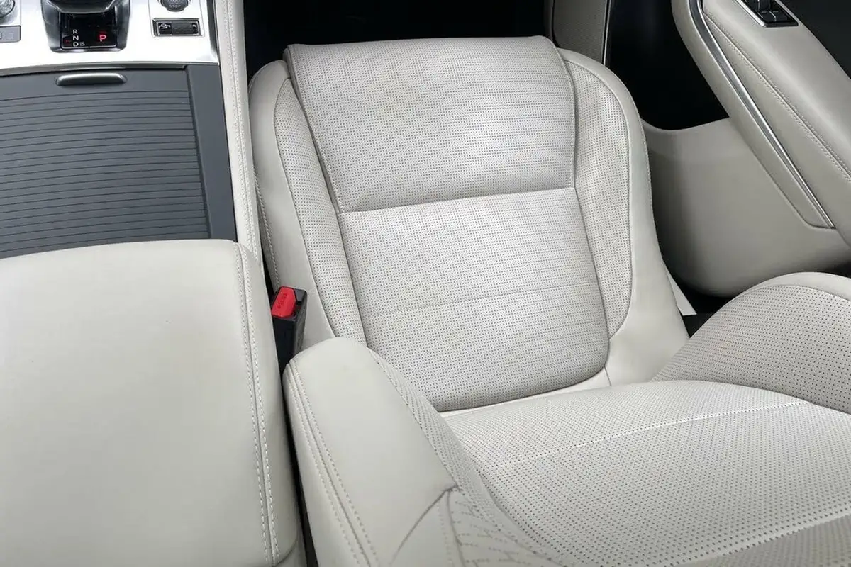 2022-jaguar-f-pace-20-d200-r-dynamic-hse-big-32