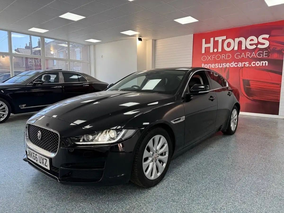 2016-jaguar-xe-20d-portfolio-163ps-big-21