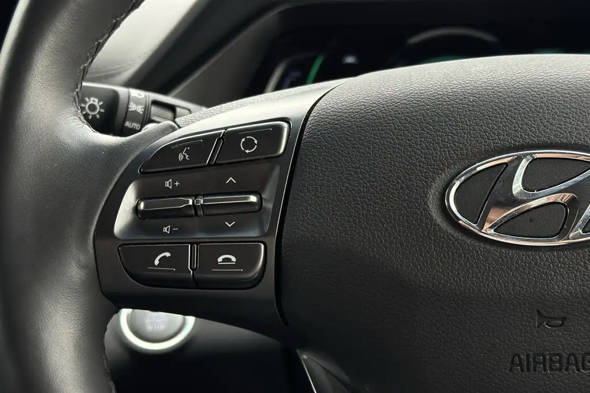 2020-hyundai-ioniq-16-gdi-premium-se-hybrid-big-15