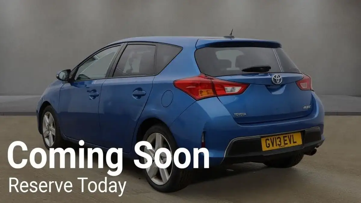 2013-toyota-auris-16-sport-hatchback-multidrive-s-big-1