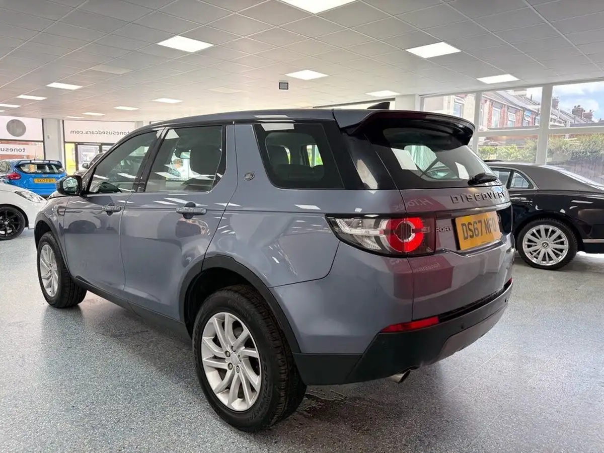 2017-land-rover-discovery-sport-20-si4-se-tech-big-12