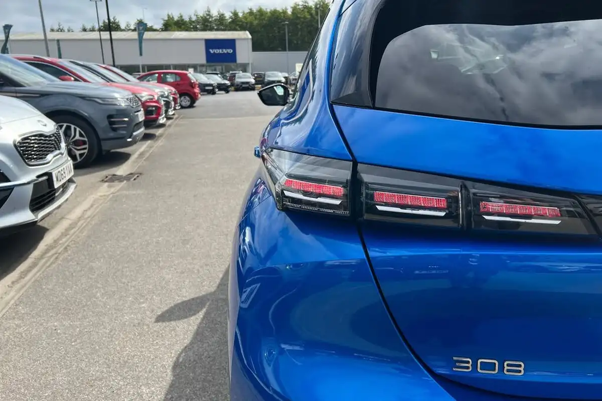 2023-peugeot-308-12-puretech-allure-premium-130ps-big-24