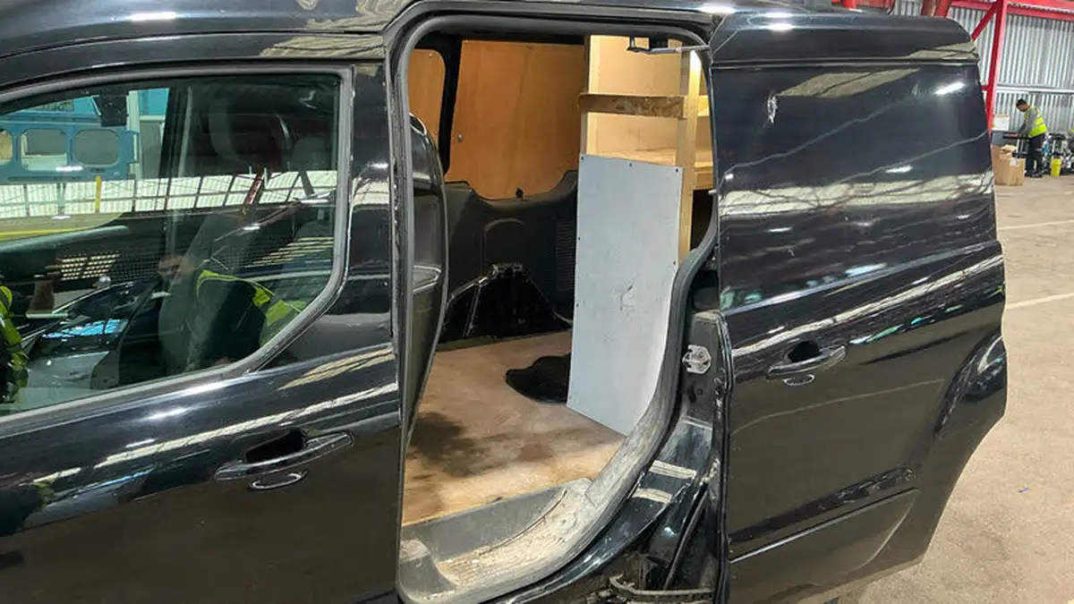 2014-ford-transit-connect-16tdci-l1-limited-big-11