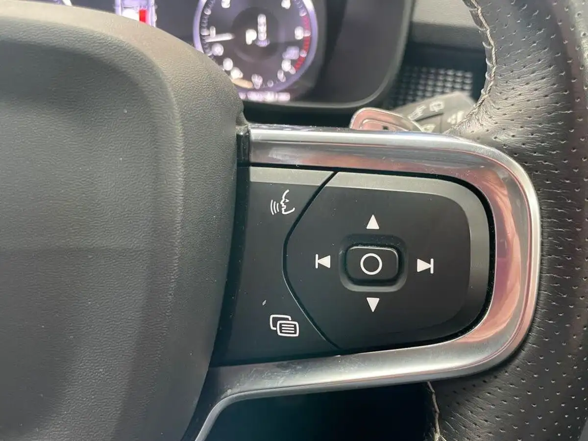 2019-volvo-xc40-20td-d3-r-design-awd-geartronic-big-34
