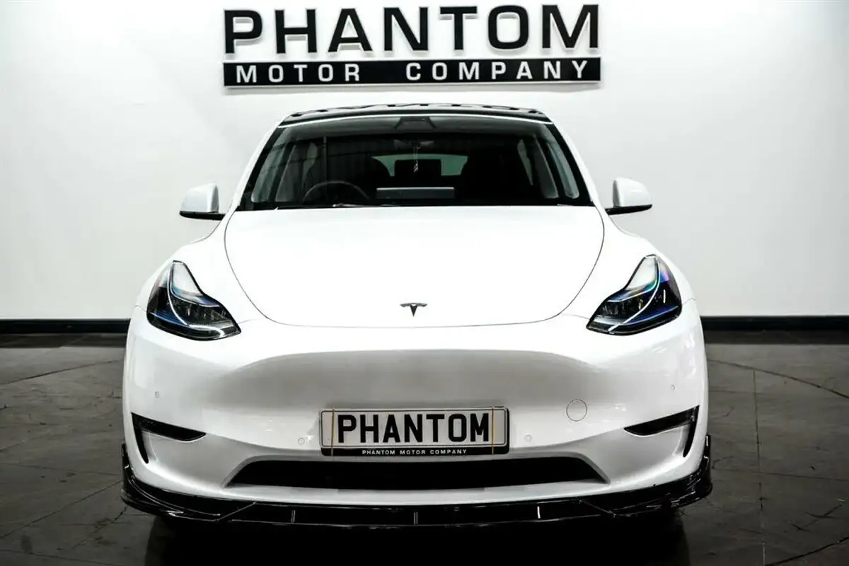 2022-tesla-model-y-e-long-range-big-11