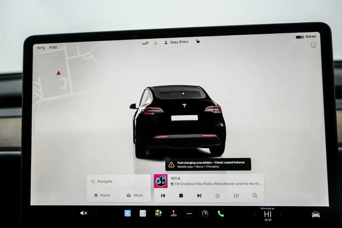 2022-tesla-model-y-e-long-range-big-35