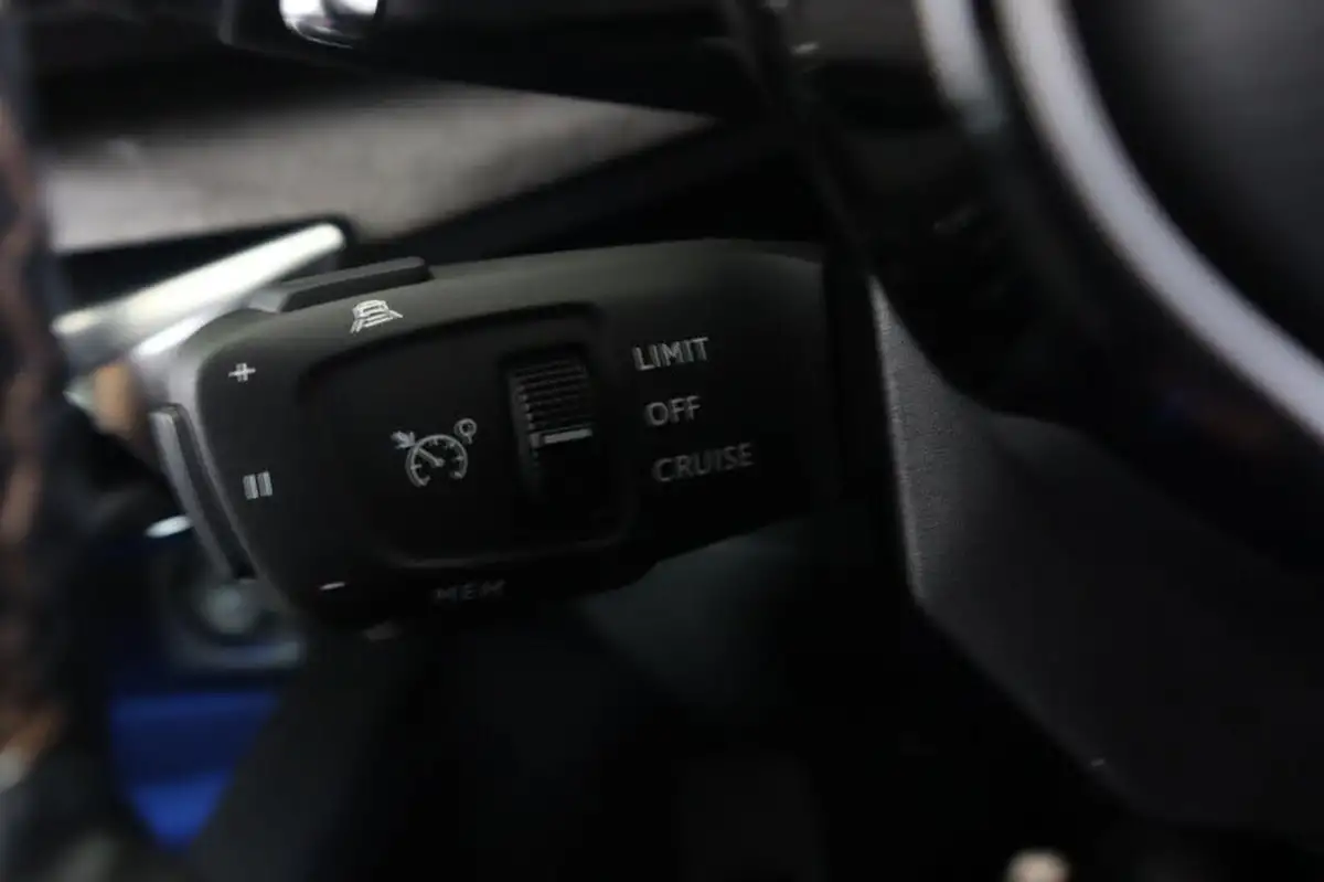 2021-peugeot-3008-suv-16-puretech-gt-premium-225bhp-hybrid-e-eat8-big-22