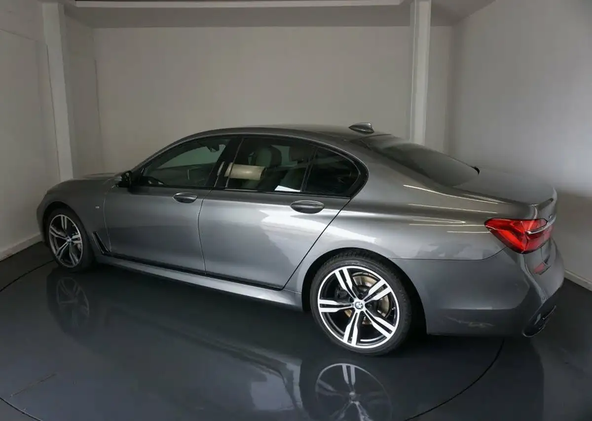 2016-bmw-7-series-30td-740d-m-sport-big-5