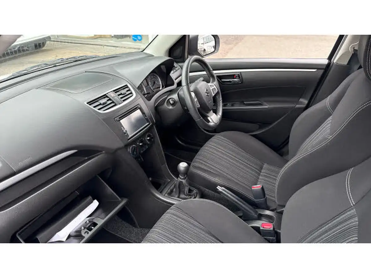 2016-suzuki-swift-12-sz-l-5d-big-8