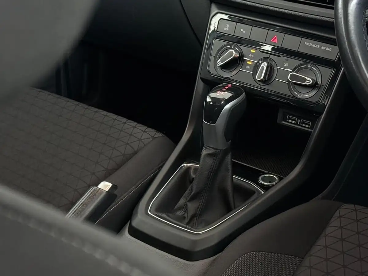 2019-volkswagen-t-cross-10-tsi-se-115ps-dsg-big-37