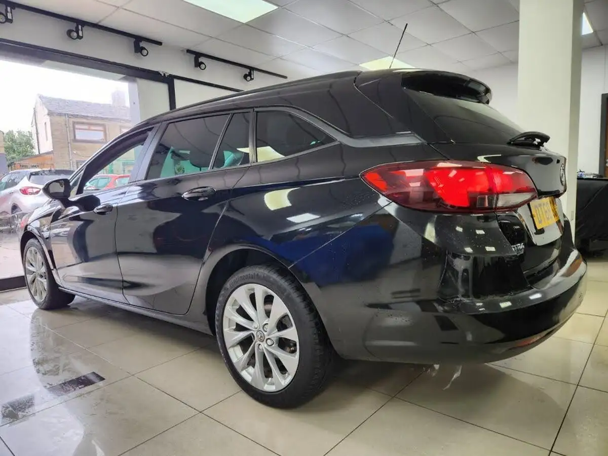 2019-vauxhall-astra-10i-turbo-design-sport-tourer-big-3