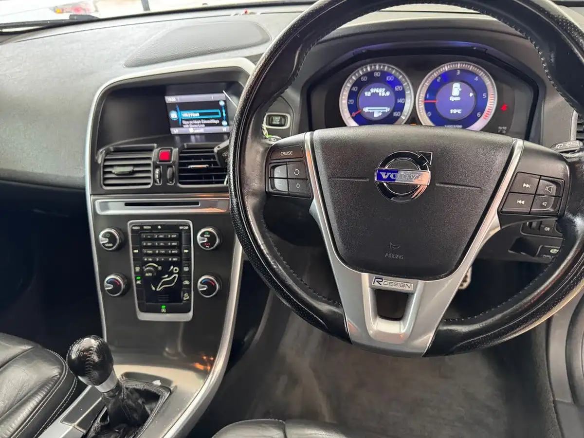 2012-volvo-xc60-24td-d4-r-design-ss-big-8