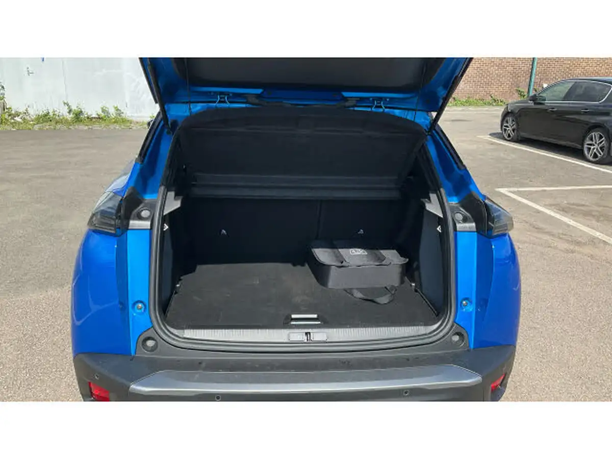 2023-peugeot-2008-suv-big-3