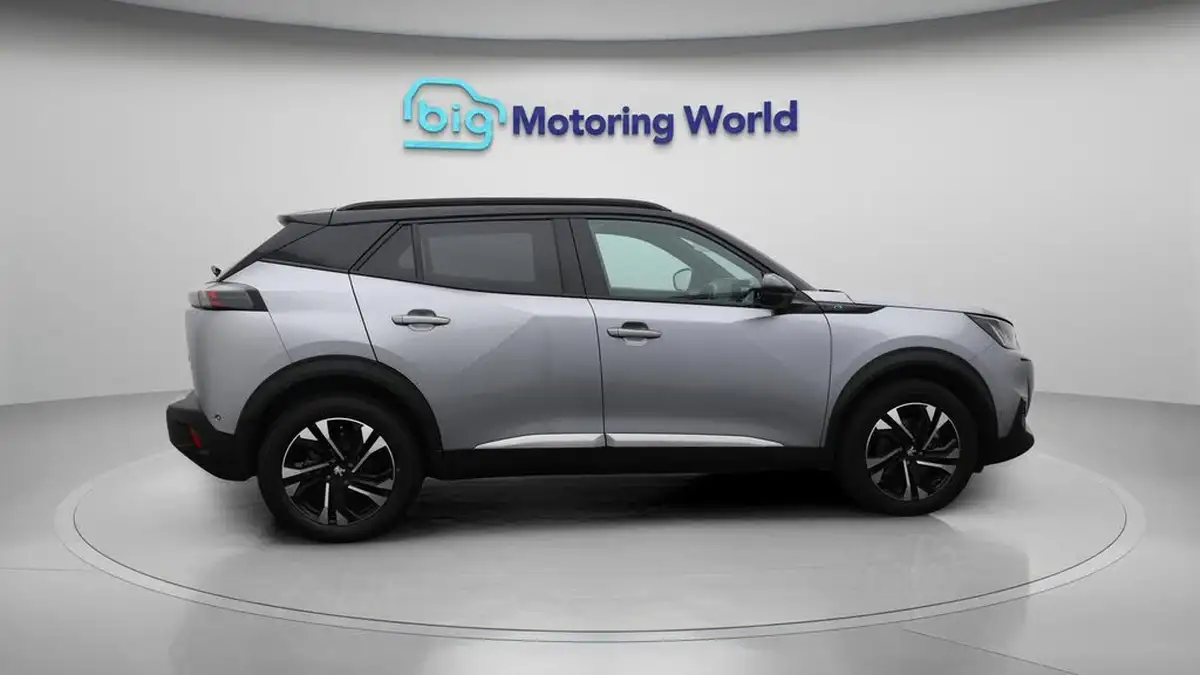2023-peugeot-2008-suv-e-gt-136bhp-50kwh-station-wagon-big-8