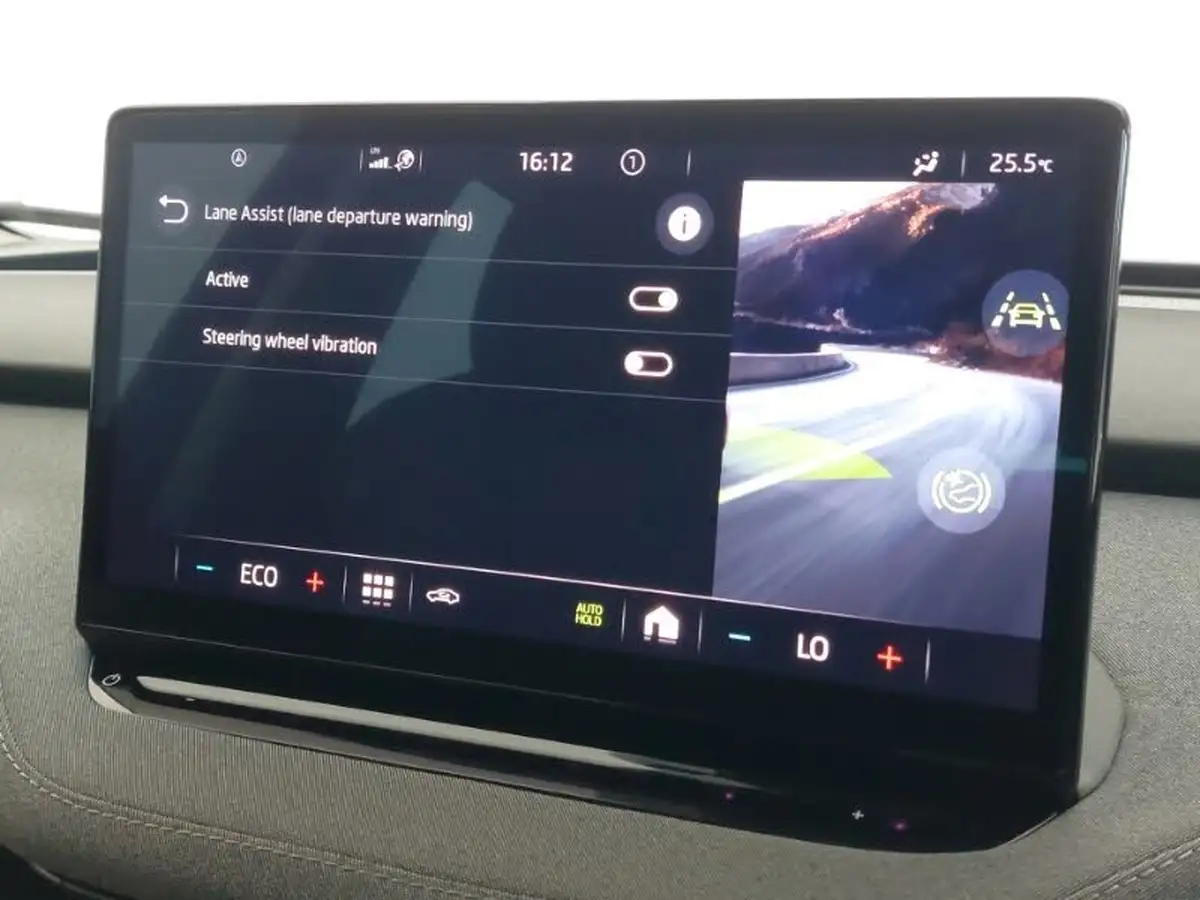 2022-skoda-enyaq-e-60-big-12