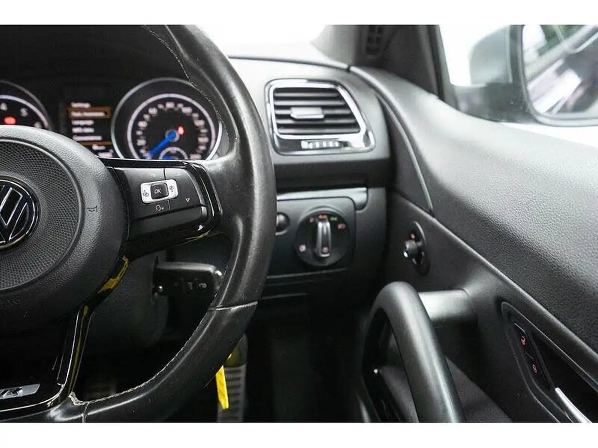 2017-volkswagen-scirocco-20-tsi-r-bmt-big-33