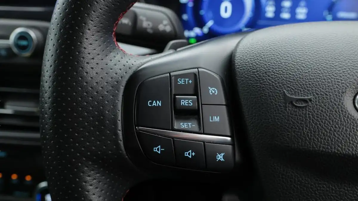 2020-ford-focus-15-st-line-x-hatchback-auto-big-24
