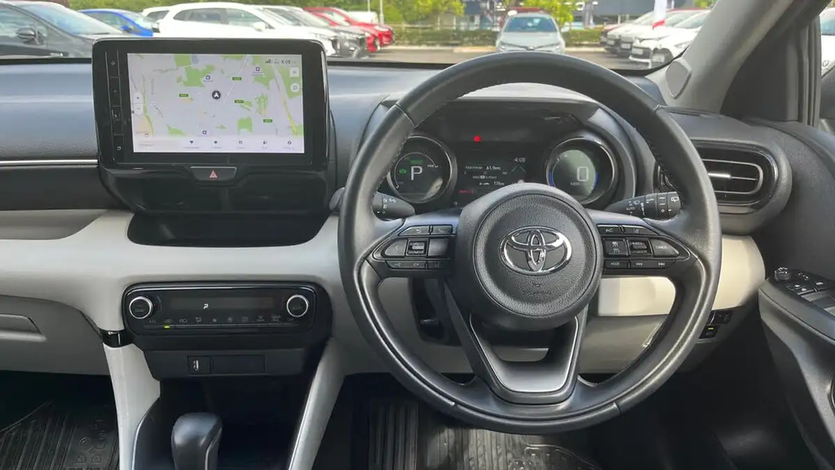 2023-toyota-yaris-15-vvt-i-excel-big-5