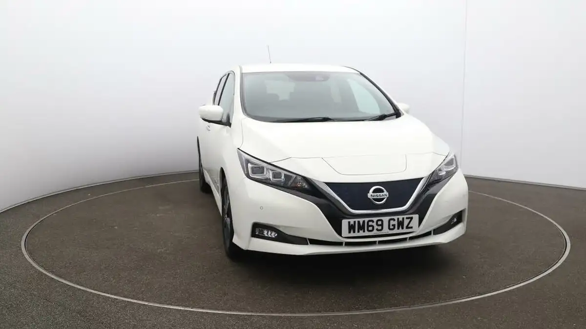2020-nissan-leaf-e-tekna-big-34
