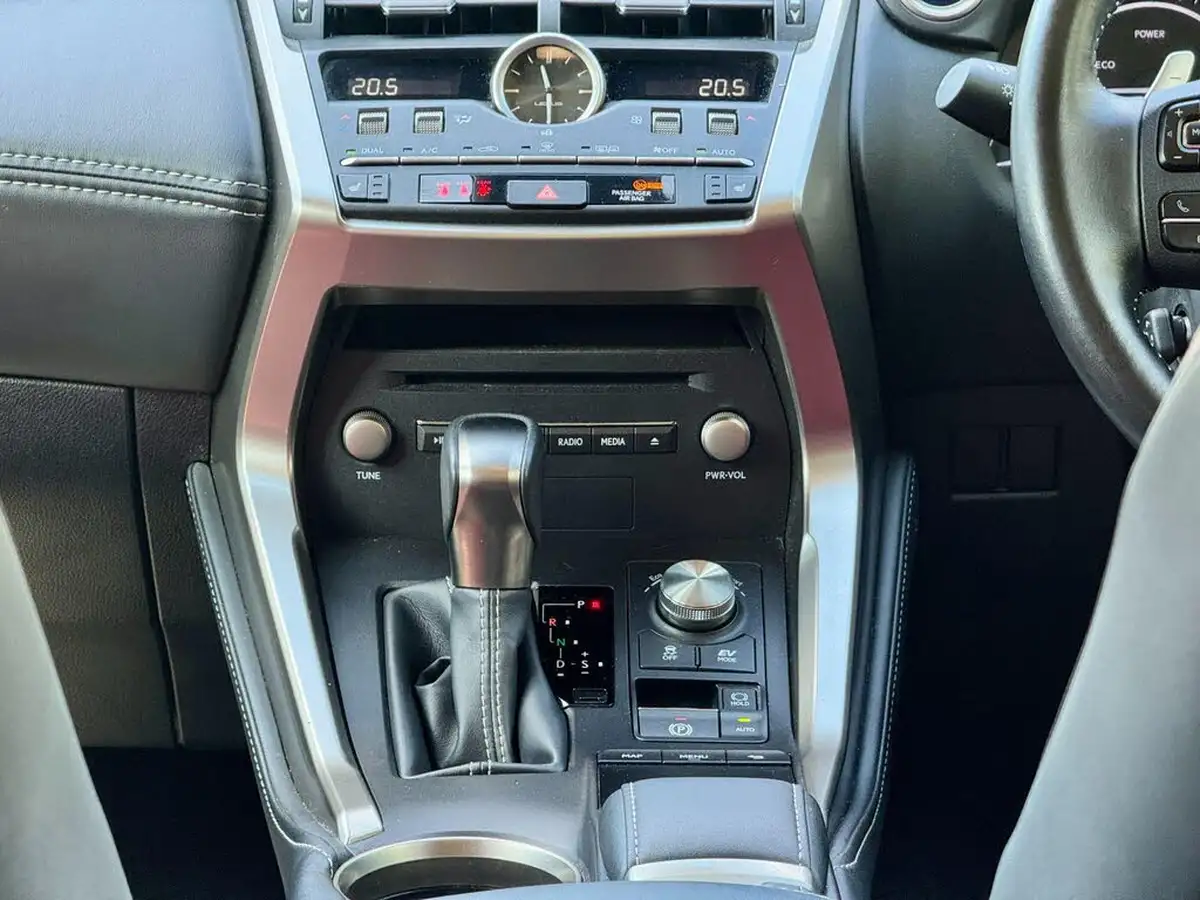 2018-lexus-nx-300h-25-luxury-p-navi-convenience-packpan-big-13